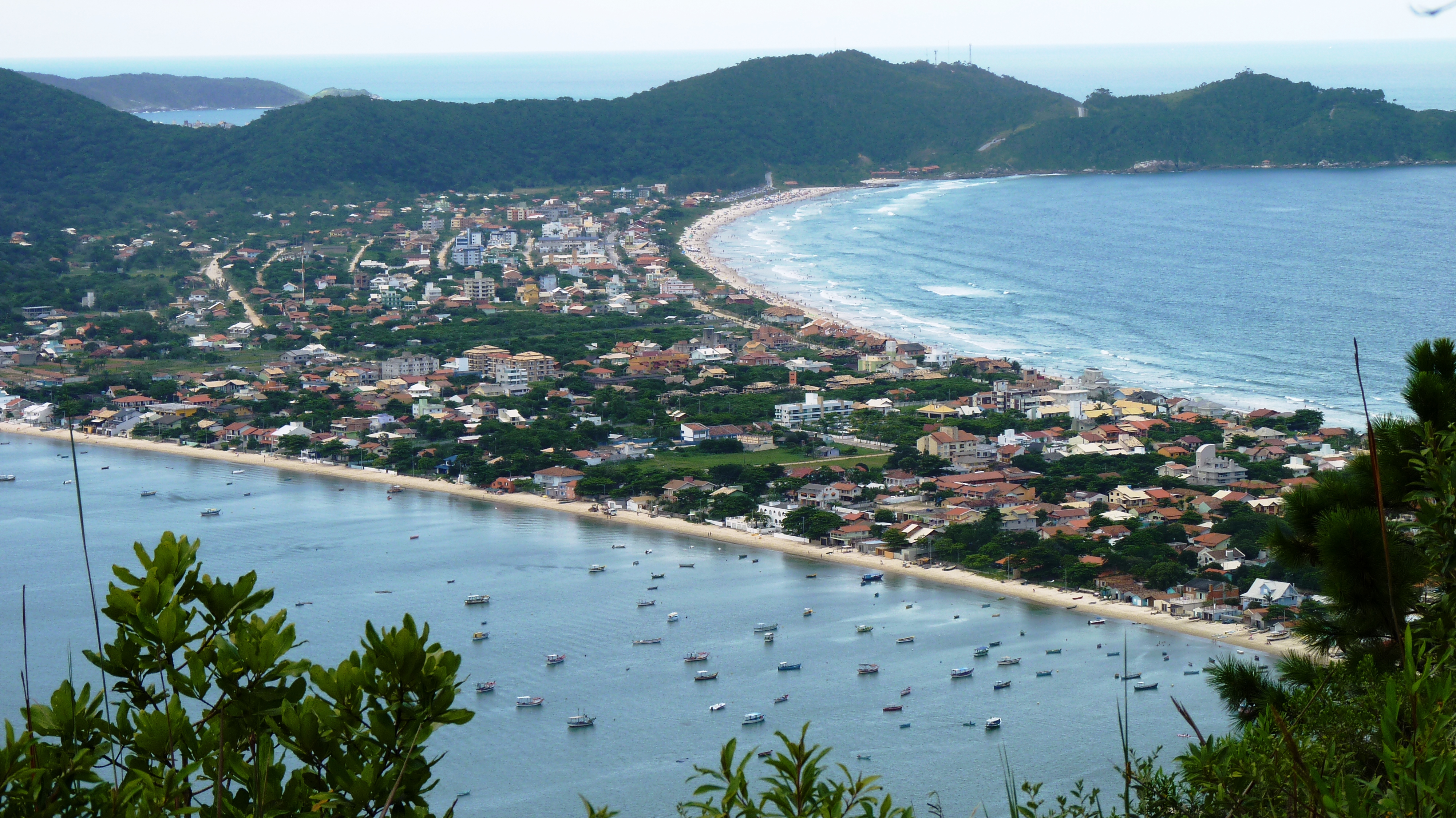 Férias de julho em Bombinhas? Bombinhas tem muito a oferecer nas férias de inverno. É um ótimo lugar para passear com os amigos ou com a família.