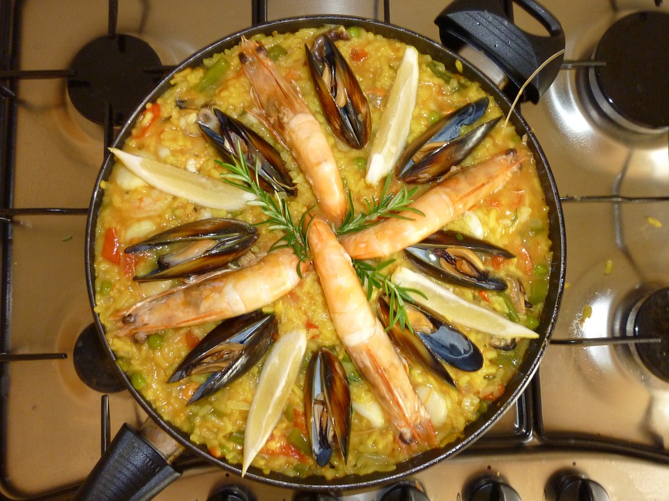 Caldeirada é um dos pratos mais famosos e conceituados de Bombinhas. Fonte: Pixabay. 