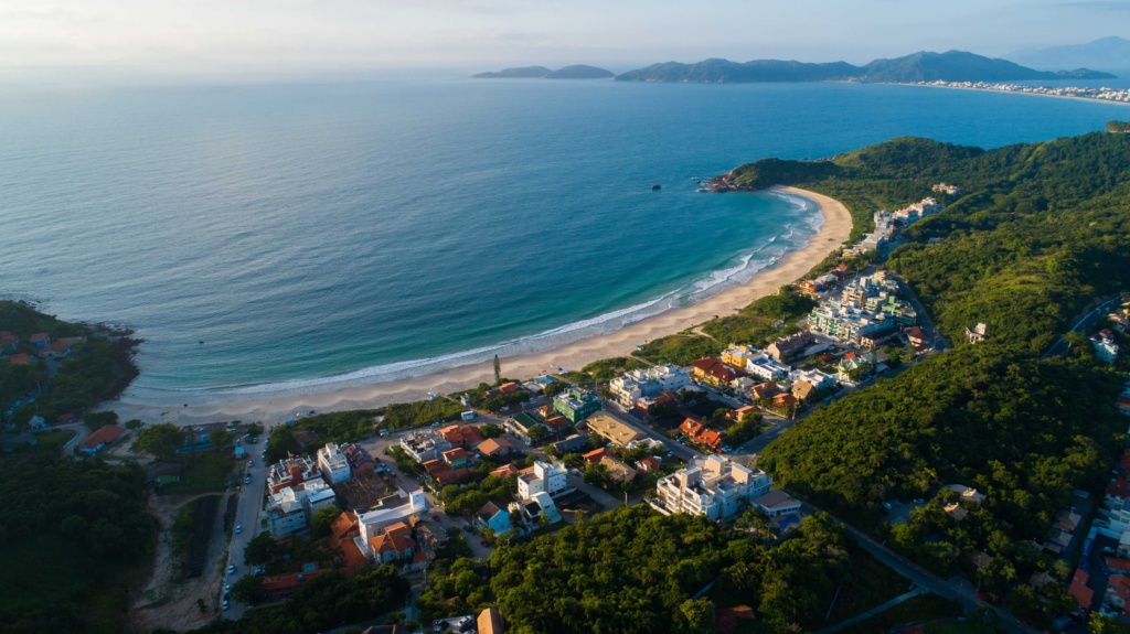 Praia de Quatro Ilhas. Uma das mais bonitas de Bombinhas, Santa Catarina.